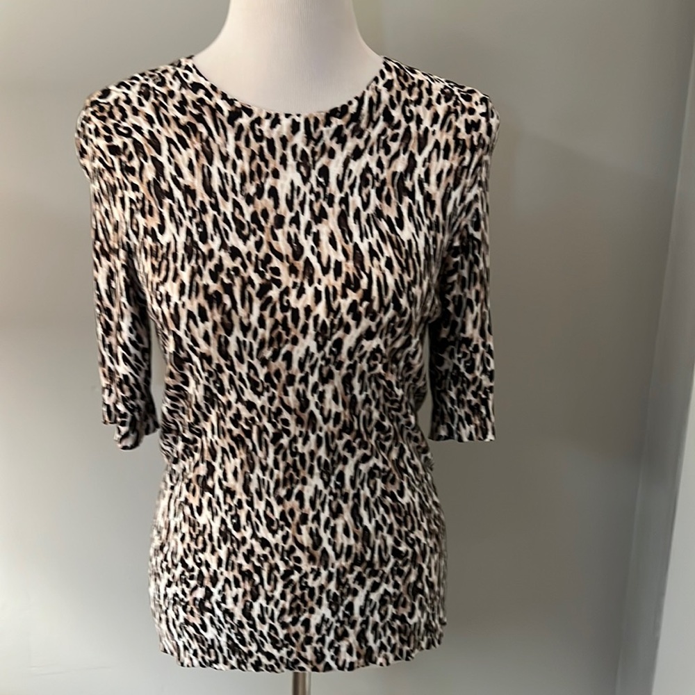White House, Black market, animal, print, lightweight sweater. Size large.